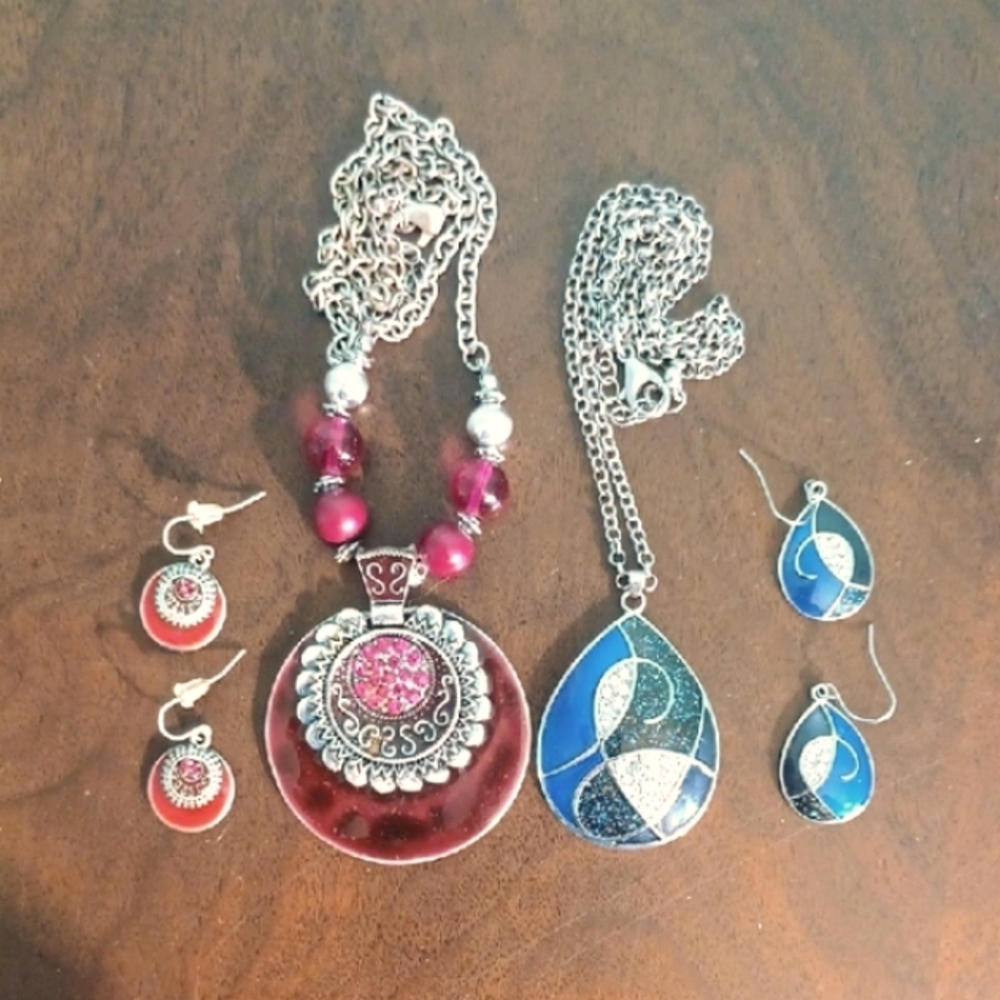 NEW! 2 Necklace & Earring Sets 6946